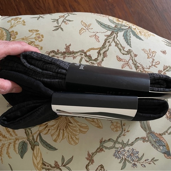 Bundle of Two Relativity Black and Gray Plush Lined Leggings, S/M - Picture 8 of 8